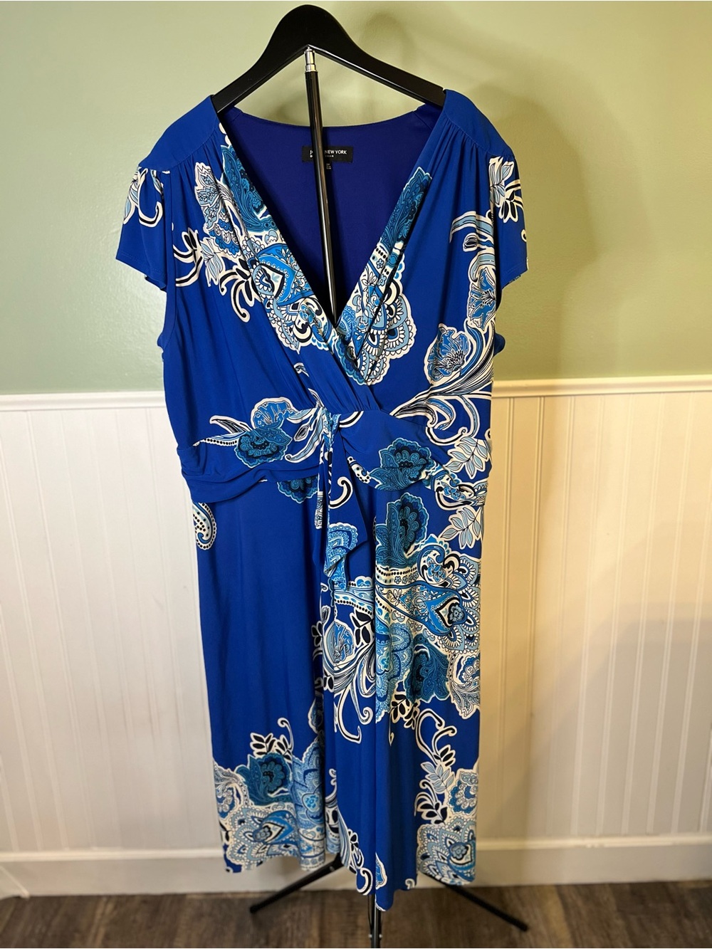Jones New York Royal Blue Floral Midi Faux Wrap Dress. Size 22W